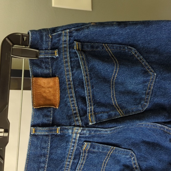 VTG Lee jeans, size 26. Already hemmed. 💯 cotton. - Picture 4 of 4
